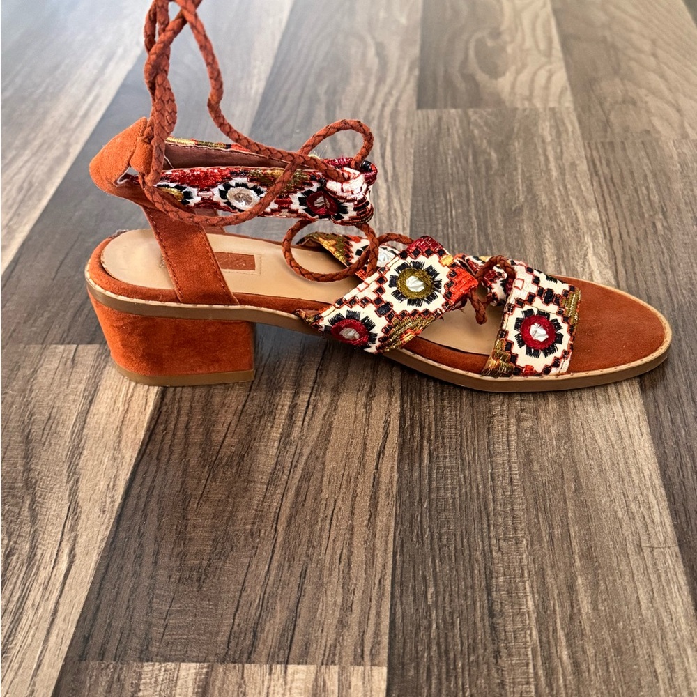 ⚠️Patterned Sandals⚠️ - Picture 2 of 2